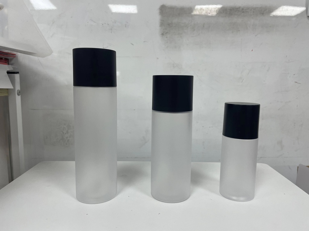 Face Toner Bottle 200 Ml Matt Body Semi Transparent and Matt Black Cap With Plug - WoW