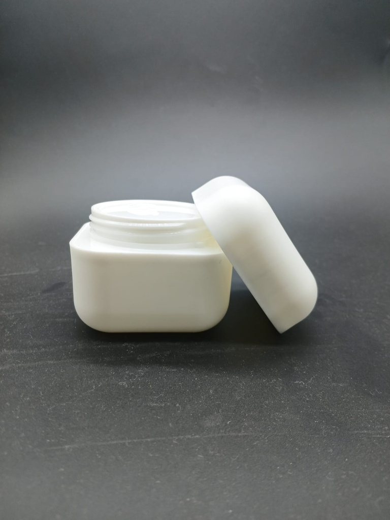 Jar PP Compact MN40-70 - All White Naturally Matt- 50 ML