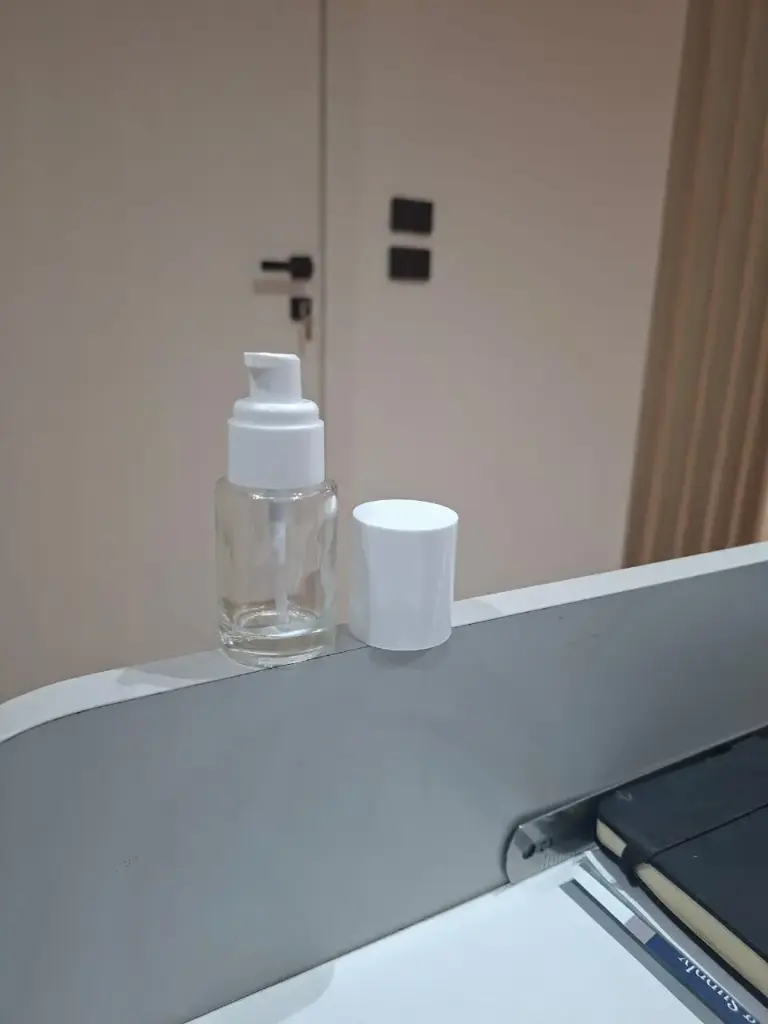 Glass Bottle 30 Ml Transparent Round With White Pump and White Cap